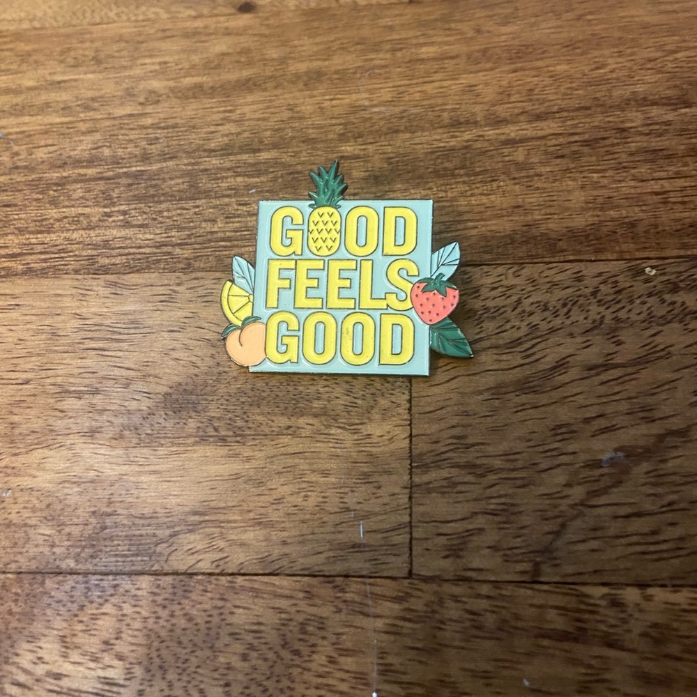 Starbucks button